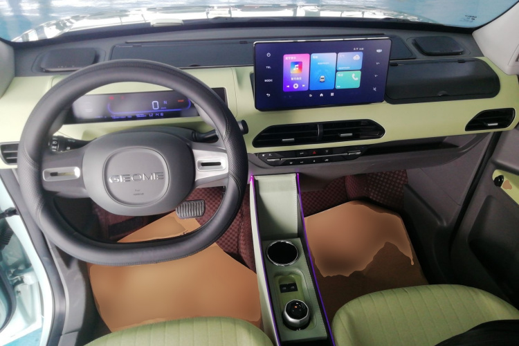 吉利银河 2024款 熊猫mini 200km 耐力熊中控内饰12