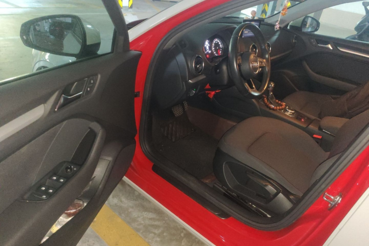 奥迪A3 2018款 30周年年型 Limousine 35 TFSI 进取型中控内饰20