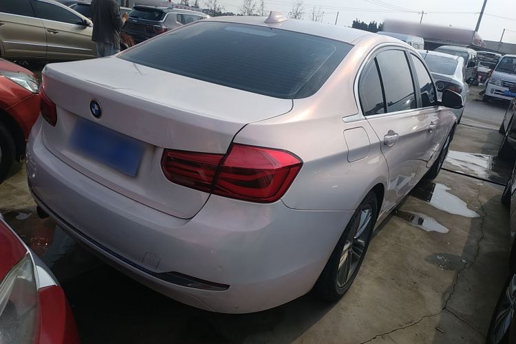 宝马3系 2016款 320Li 时尚型车身外观7