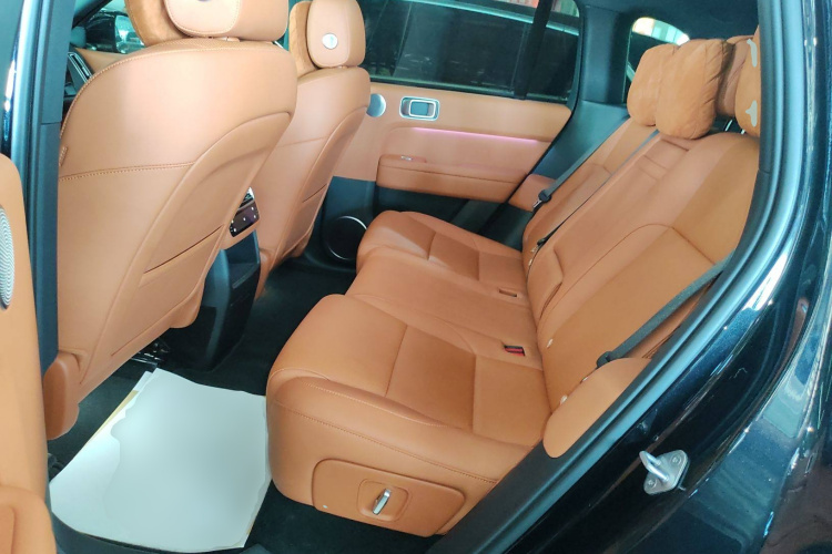 理想汽车 理想L6 2024款 Pro中控内饰21