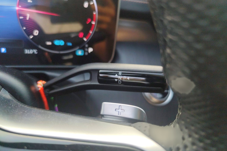 奔驰C级 2022款 改款 C 200 L 运动版局部细节18