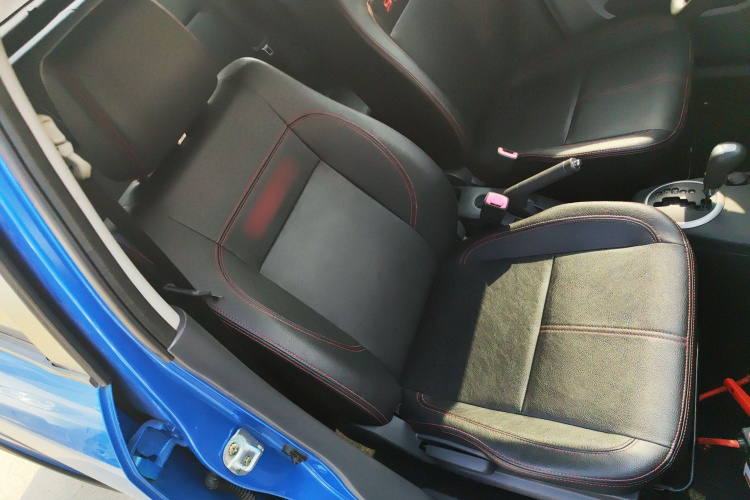 铃木 雨燕 2015款 1.5L 自动限定版局部细节41