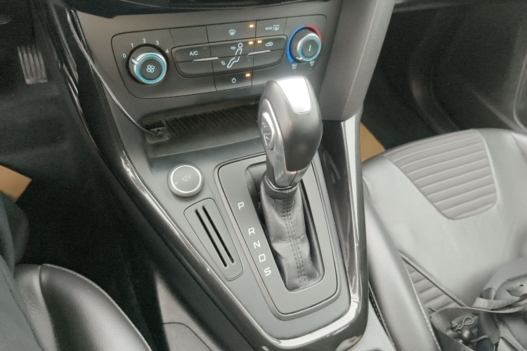 福特 福克斯 2018款 两厢经典 1.6L 自动风尚型智行版局部细节18