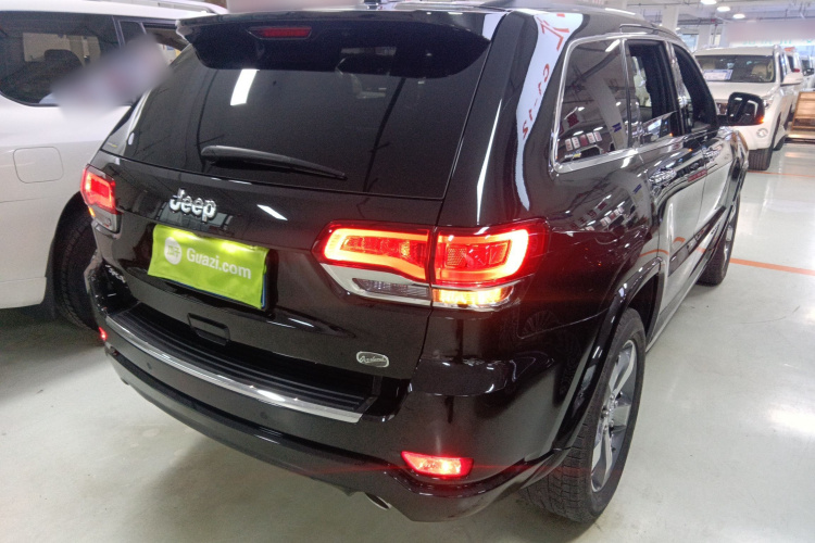 Jeep 大切诺基(进口) 2015款 3.6L 豪华导航版车身外观7