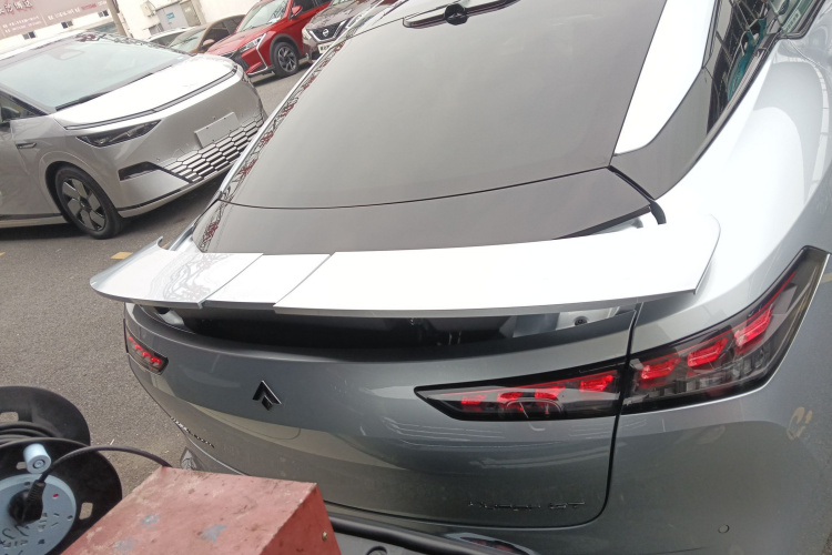 昊铂GT 2023款 710后驱超充Max版车身外观6