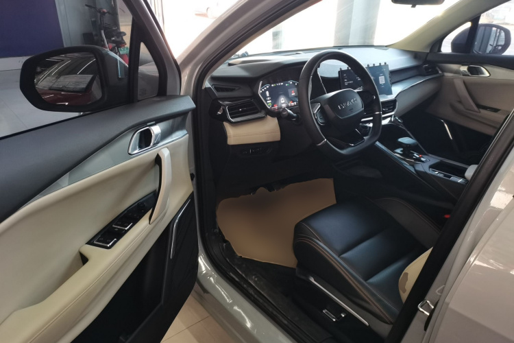 领克06 EM-P 2022款 PHEV 84KM续航版 Pro中控内饰7003