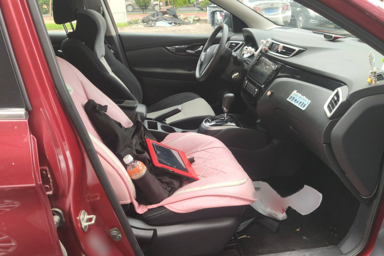 日产 逍客 2016款 2.0L CVT精英版局部细节41