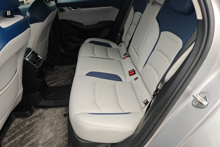 吉利汽车 星瑞 2021款 改款 2.0TD 尊贵型中控内饰21