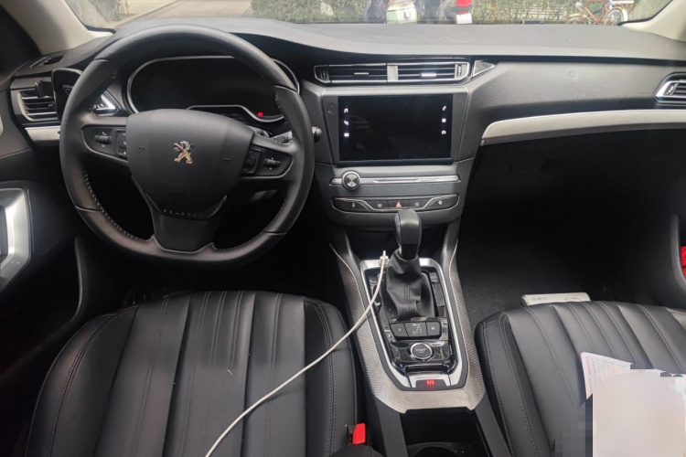 标致408 2020款 360THP 十周年纪念版中控内饰12