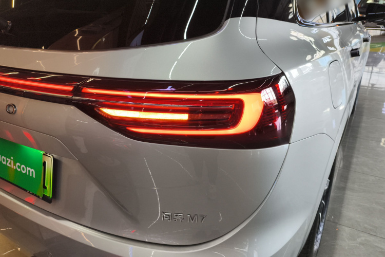 鸿蒙智行 问界M7 2024款 1.5T 智驾四驱Max版 5座车身外观9