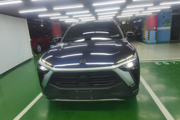 蔚来ES8 2020款 580KM 七座版车身外观2