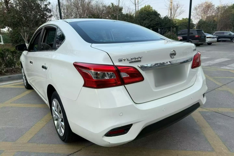 日产 轩逸 2021款 经典 1.6XL CVT豪华版车身外观6006