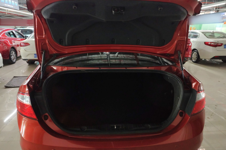 奇瑞 艾瑞泽7 2015款 1.5T 手动致享版机舱底盘23