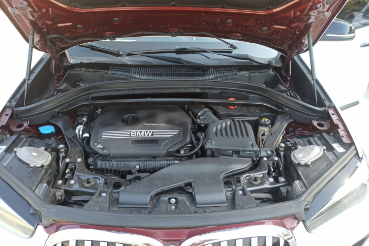 宝马X1 2020款 sDrive25Li 领先型机舱底盘24