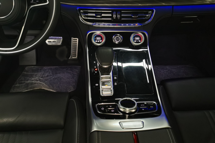 红旗H9 2022款 2.0T 智联旗享版局部细节18