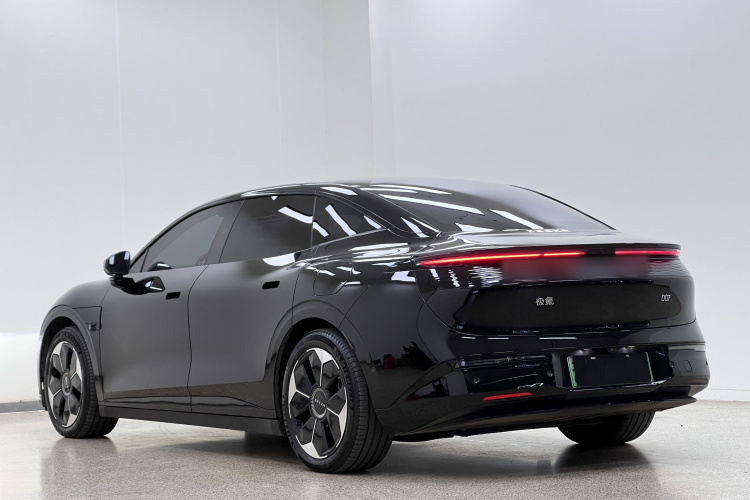 极氪007 2024款 四驱版 75kWh车身外观6001
