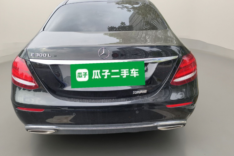 奔驰E级 2019款 E 260 L车身外观6