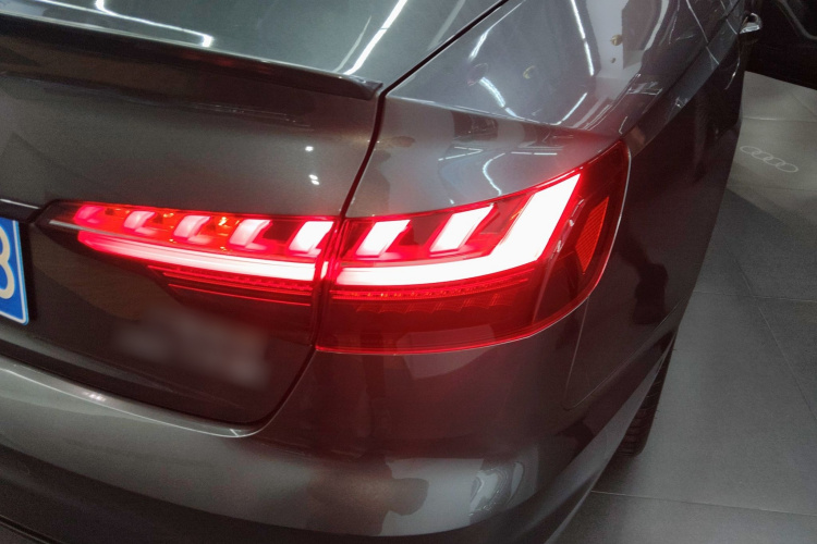 奥迪A4L 2020款 40 TFSI 时尚动感型车身外观6006