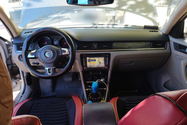 大众 宝来 2013款 1.6L 自动时尚型中控内饰12