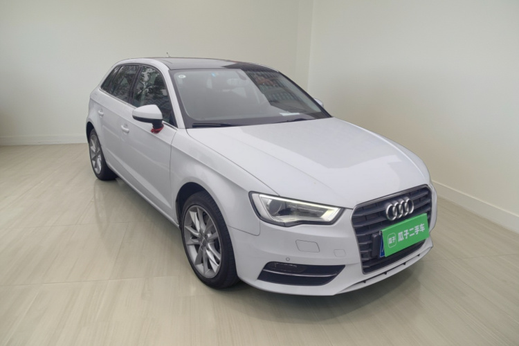 奥迪A3 2015款 Sportback 40 TFSI 自动舒适型车身外观3