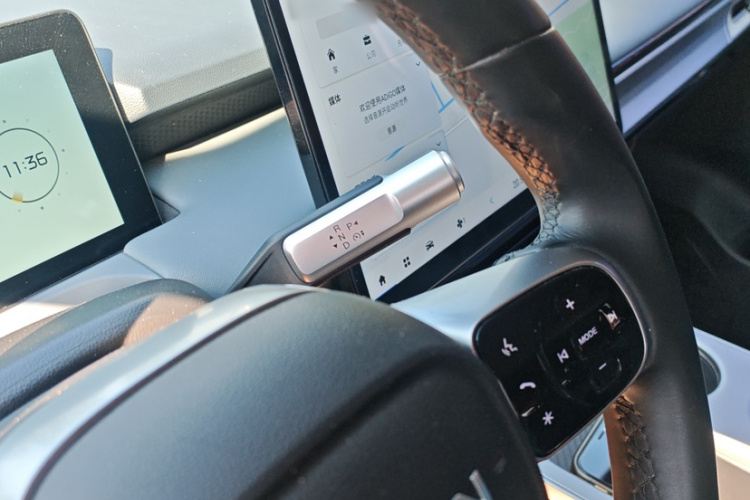 埃安 AION Y 2023款 Plus 510 乐享版中控内饰7013