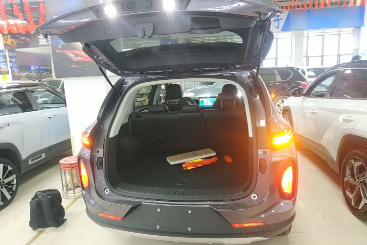 创维汽车 创维HT-i 2022款 1.5L PHEV 205KM 智行版Plus机舱底盘23