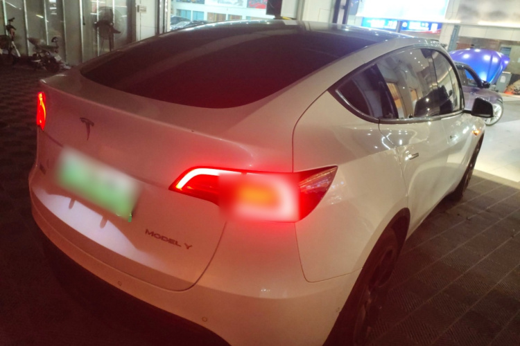 特斯拉 Model Y 2022款 改款 后轮驱动版车身外观6005