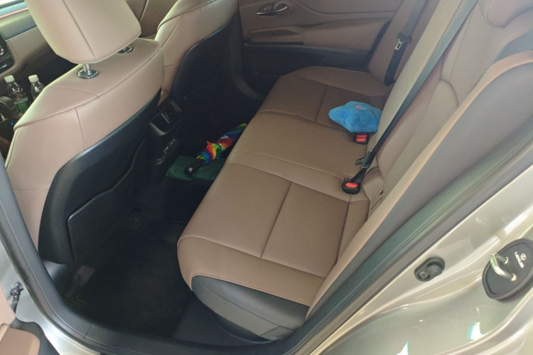 雷克萨斯ES 2025款 300h 臻享版中控内饰7004