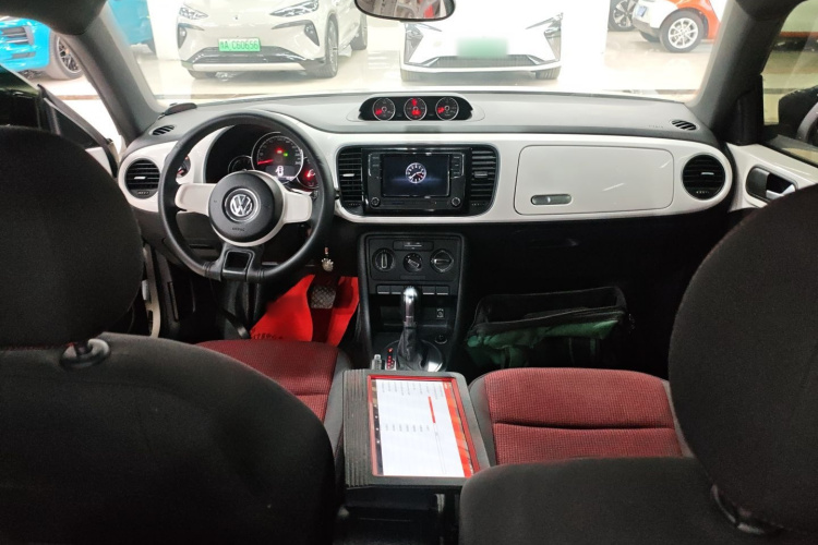 大众 甲壳虫 2014款 1.4TSI 时尚型中控内饰12