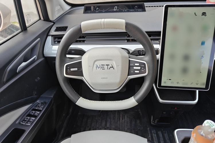 哪吒汽车 哪吒AYA 2023款 318 Lite中控内饰13