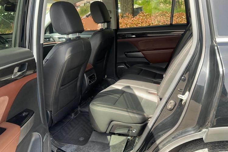 广汽传祺 传祺GS8 2017款 320T 两驱豪华智联版（七座）中控内饰7001