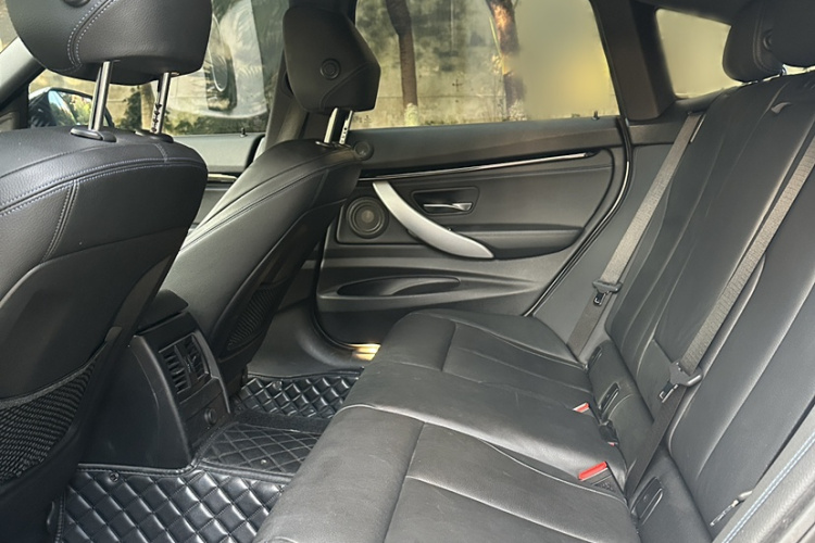 宝马3系GT 2019款 320i M运动型中控内饰7002