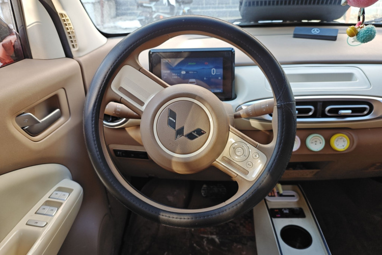 五菱汽车 宏光MINIEV 2025款 四门版 进阶款中控内饰13