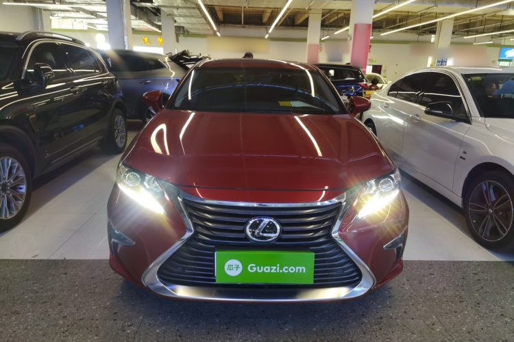 雷克萨斯ES 2015款 200 精英版车身外观2