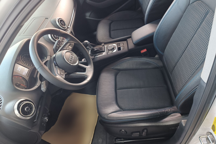 奥迪A3 2019款 Sportback 35 TFSI 时尚型 国VI中控内饰19