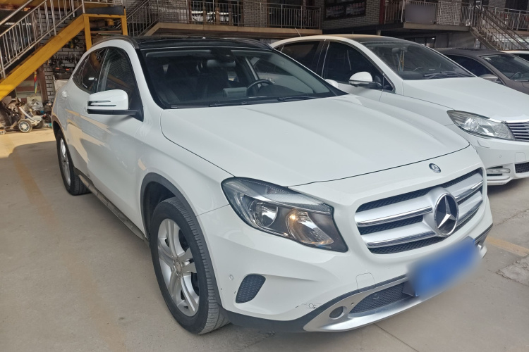 奔驰GLA 2016款 GLA 200 动感型车身外观3