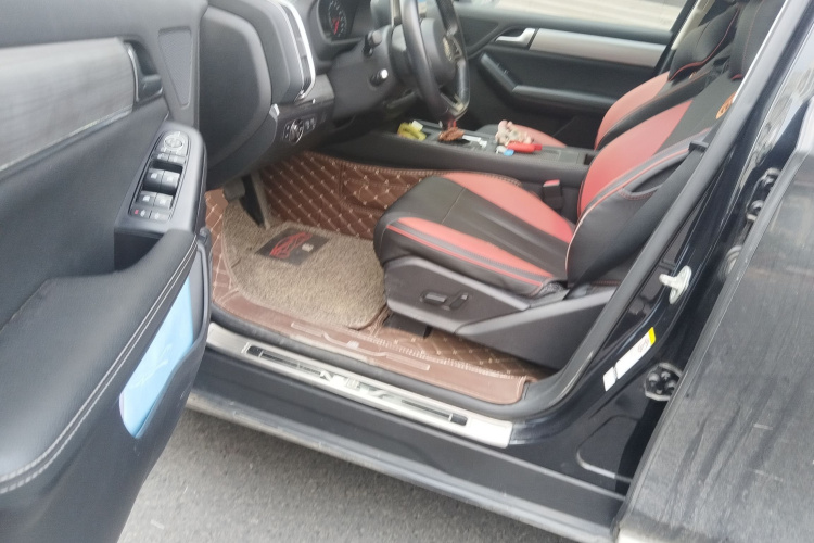 比亚迪 唐 2018款 2.0T 自动智联尊贵型 5座 国V中控内饰20