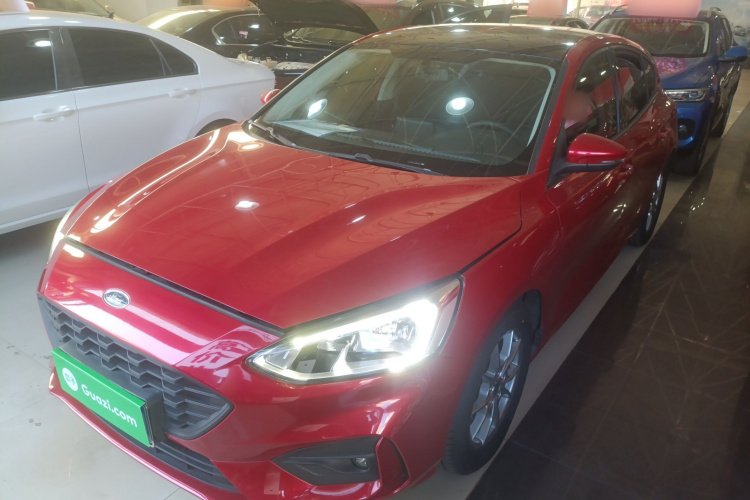 福特 福克斯 2020款 两厢 1.5L 自动锋跃型车身外观1