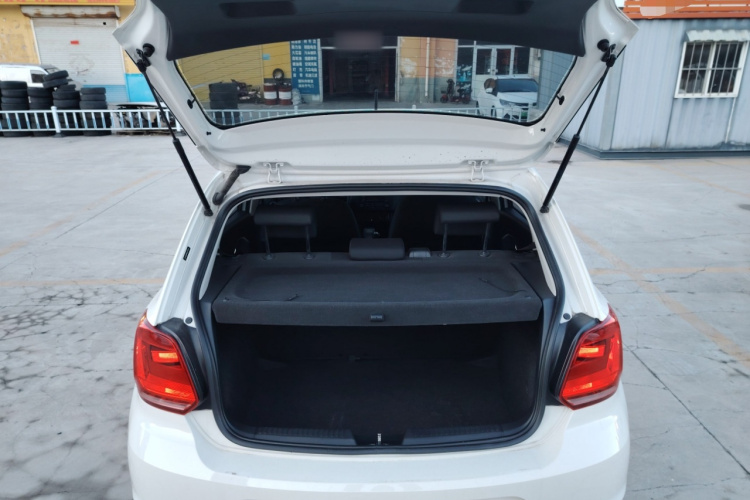 大众 Polo 2016款 1.4L 手动风尚型机舱底盘23