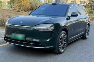 鸿蒙智行 问界M9 2024款 增程 Ultra版 42kWh 6座版