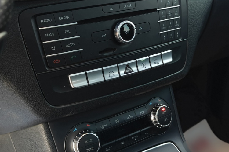 奔驰B级 2015款 B 200 时尚型中控内饰7005