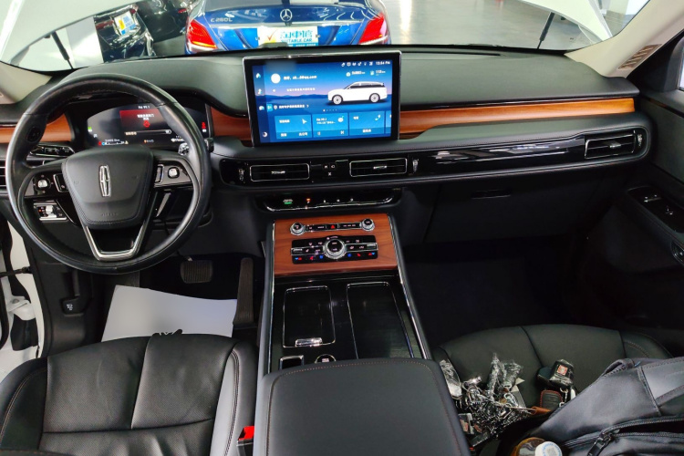 林肯 飞行家 2022款 3.0T V6 四驱尊享版中控内饰12