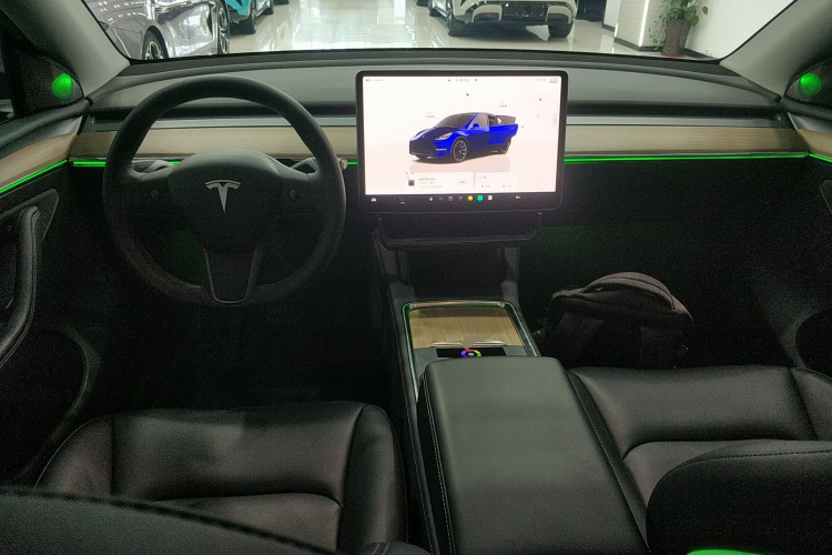 特斯拉 Model Y 2022款 改款 后轮驱动版中控内饰12