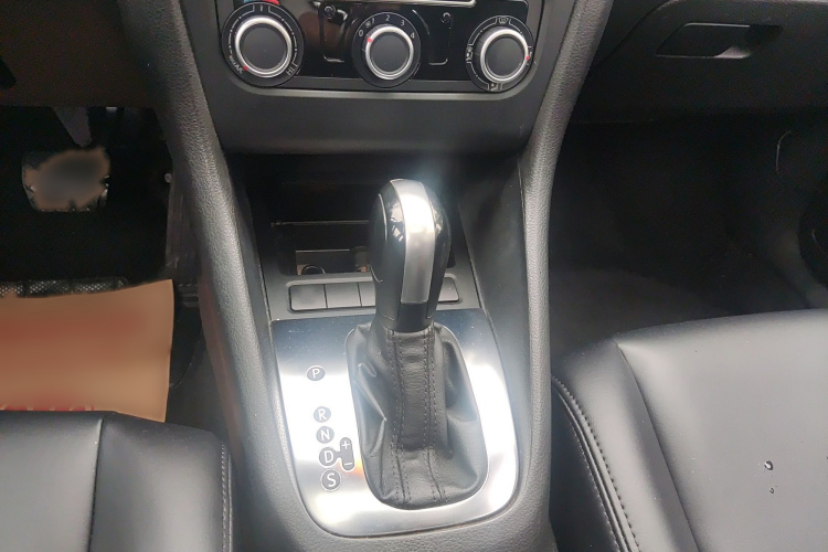 大众 高尔夫 2012款 1.6 自动舒适型中控内饰7007