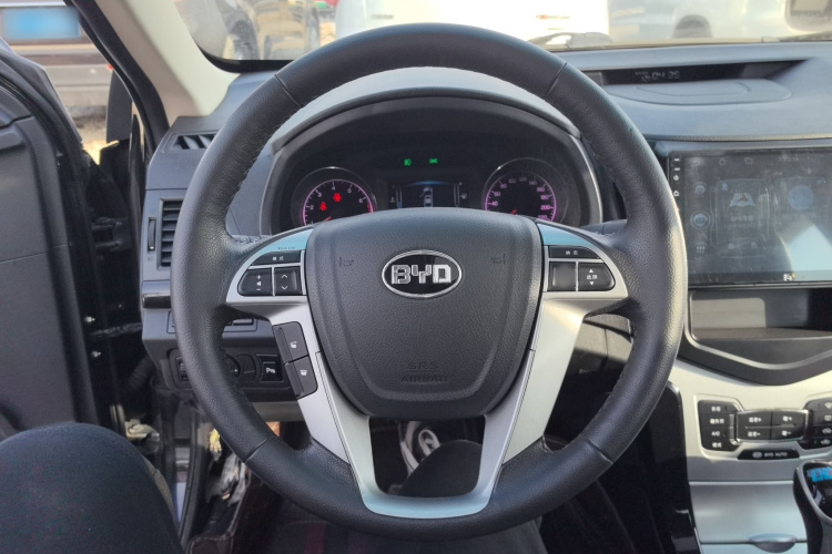 比亚迪 速锐 2014款 1.5TID 自动豪华型中控内饰13