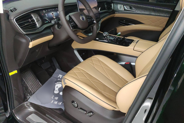 腾势D9 2024款 DM-i 980 四驱尊贵型中控内饰19