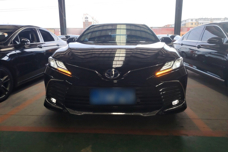 丰田 凯美瑞 2023款 双擎 2.5HG 豪华版车身外观2