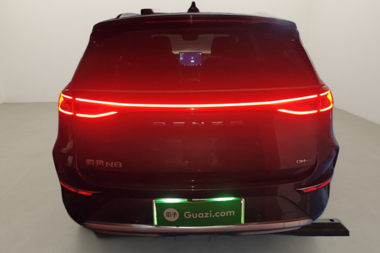 腾势N8 2023款 四驱超混旗舰六座版车身外观6