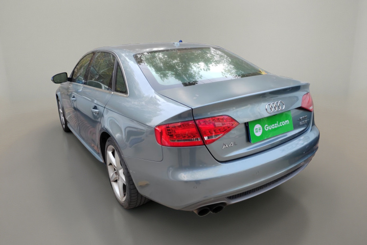 奥迪A4L 2010款 2.0 TFSI 运动型车身外观5