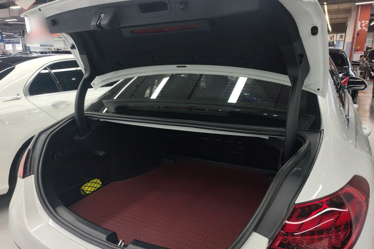 奔驰C级 2023款 改款 C 260 L 运动版机舱底盘23